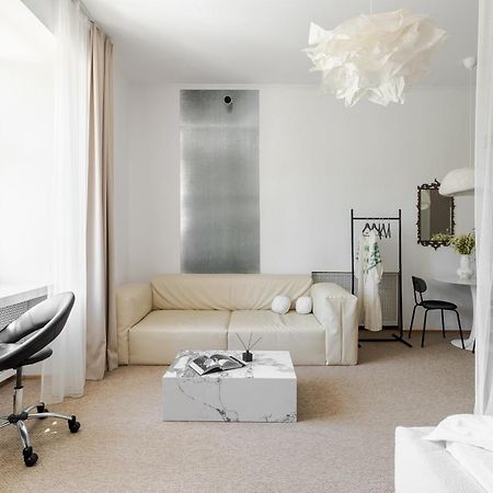 Netflix And Chill Apartment Lviv Bagian luar foto