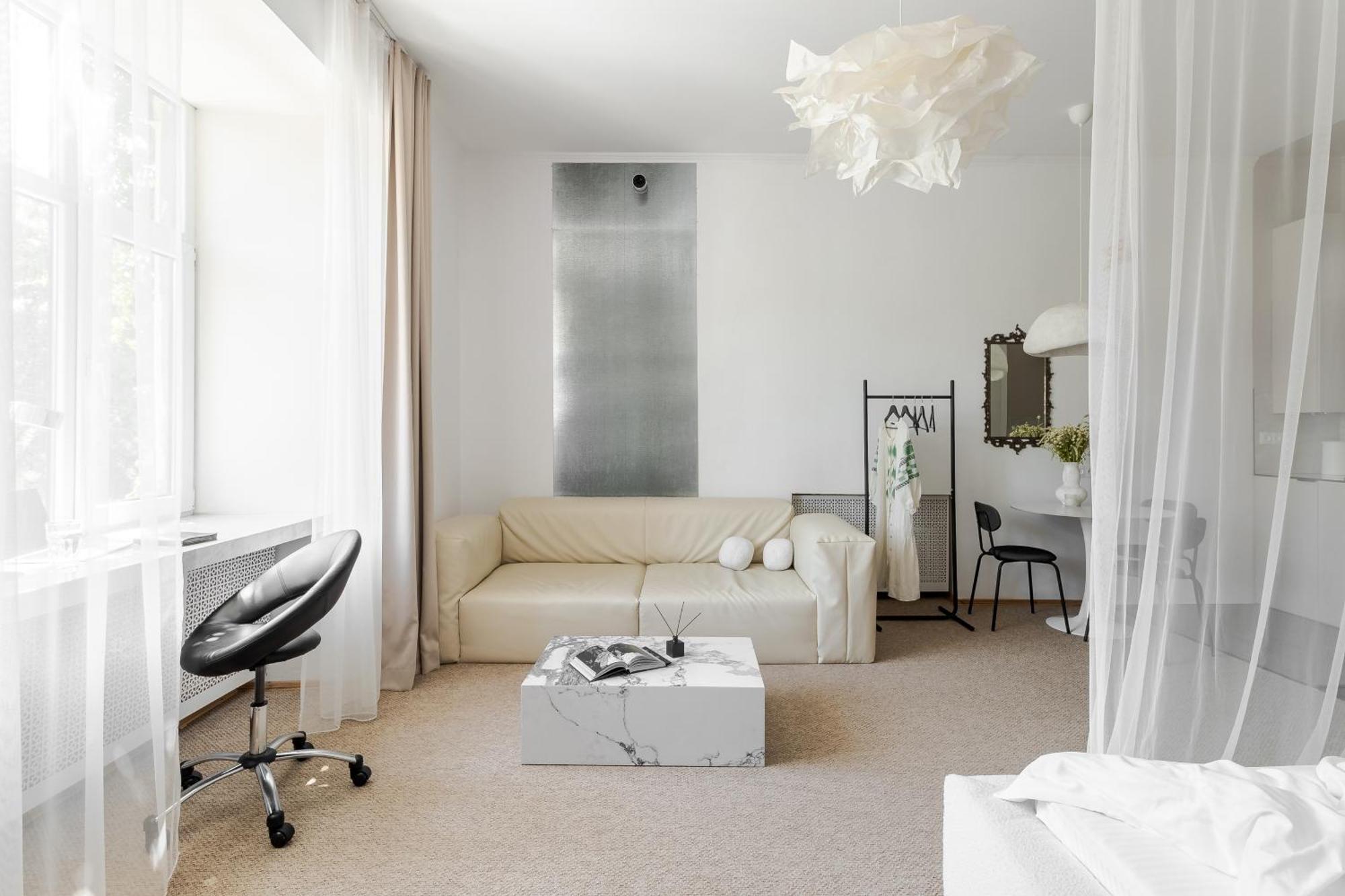 Netflix And Chill Apartment Lviv Bagian luar foto